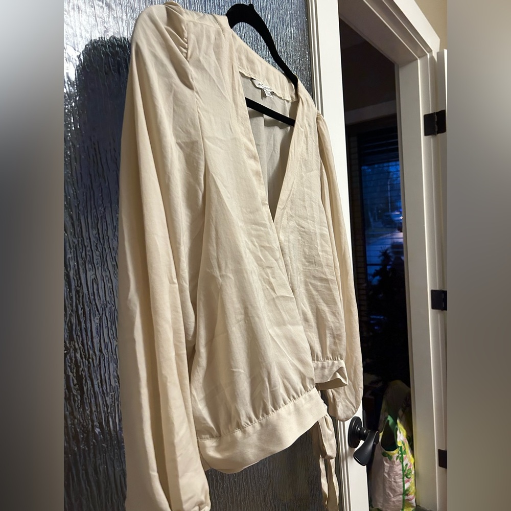 NWOT American Eagle Blouse